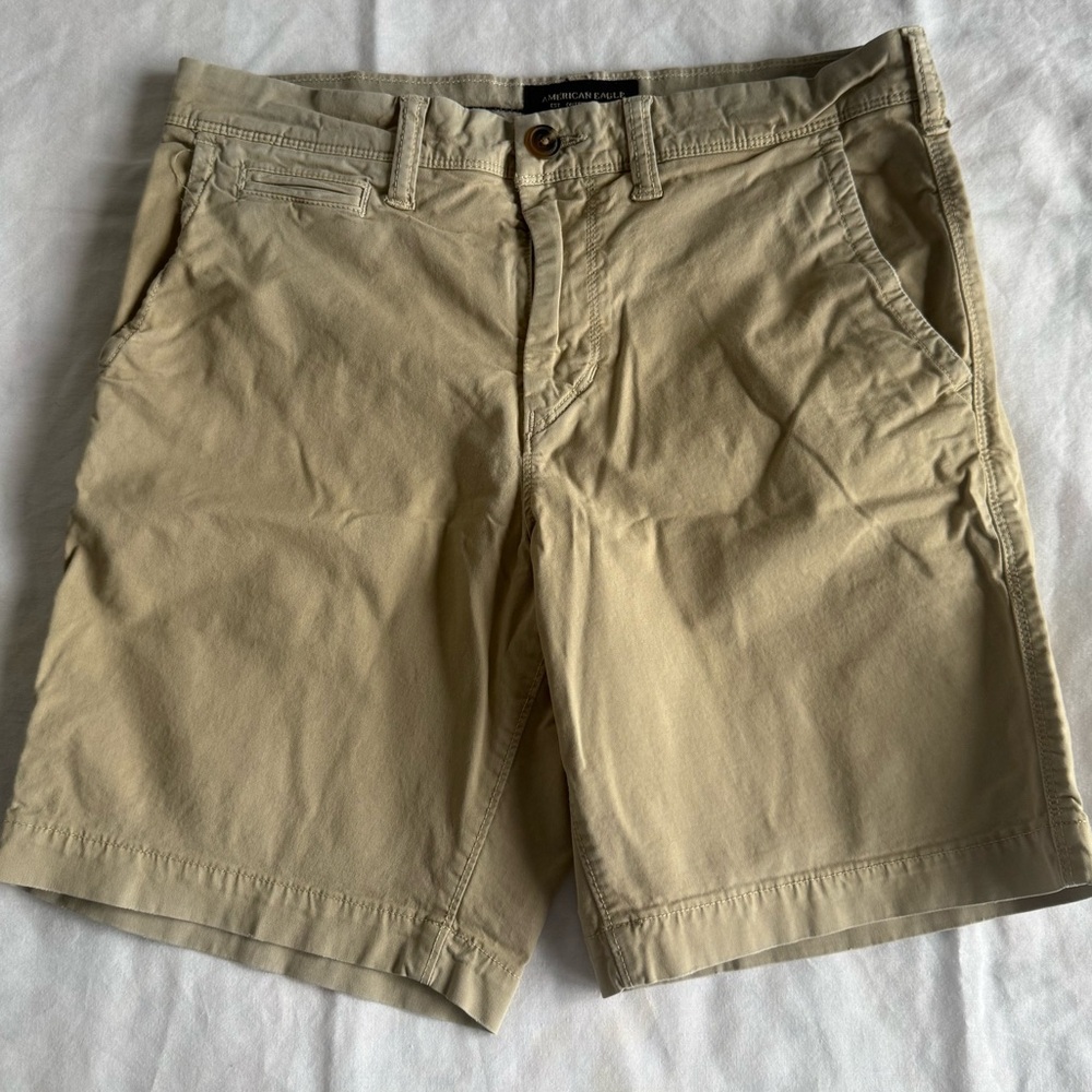 American Eagle men’s khaki shorts, 7” inseam, 28” waist